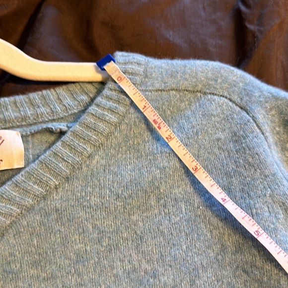 Penguin sweater (SHRUNK) V-Neck robins egg blue size large (xsmall) - Picture 7 of 9